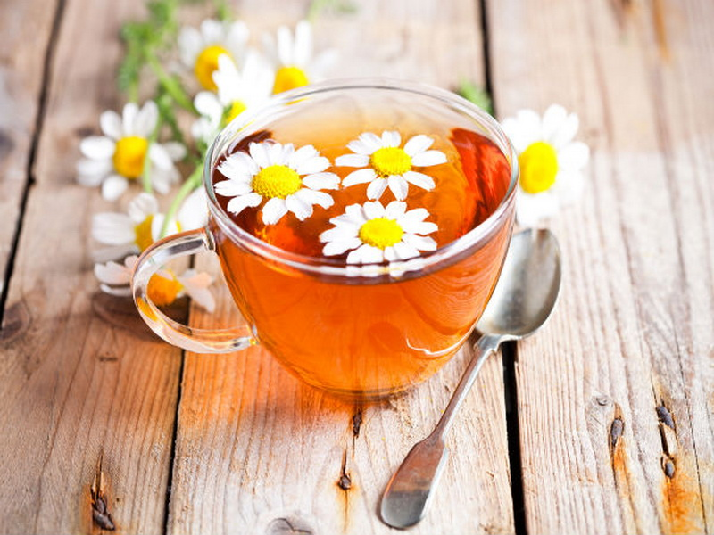 Minum Teh Chamomile