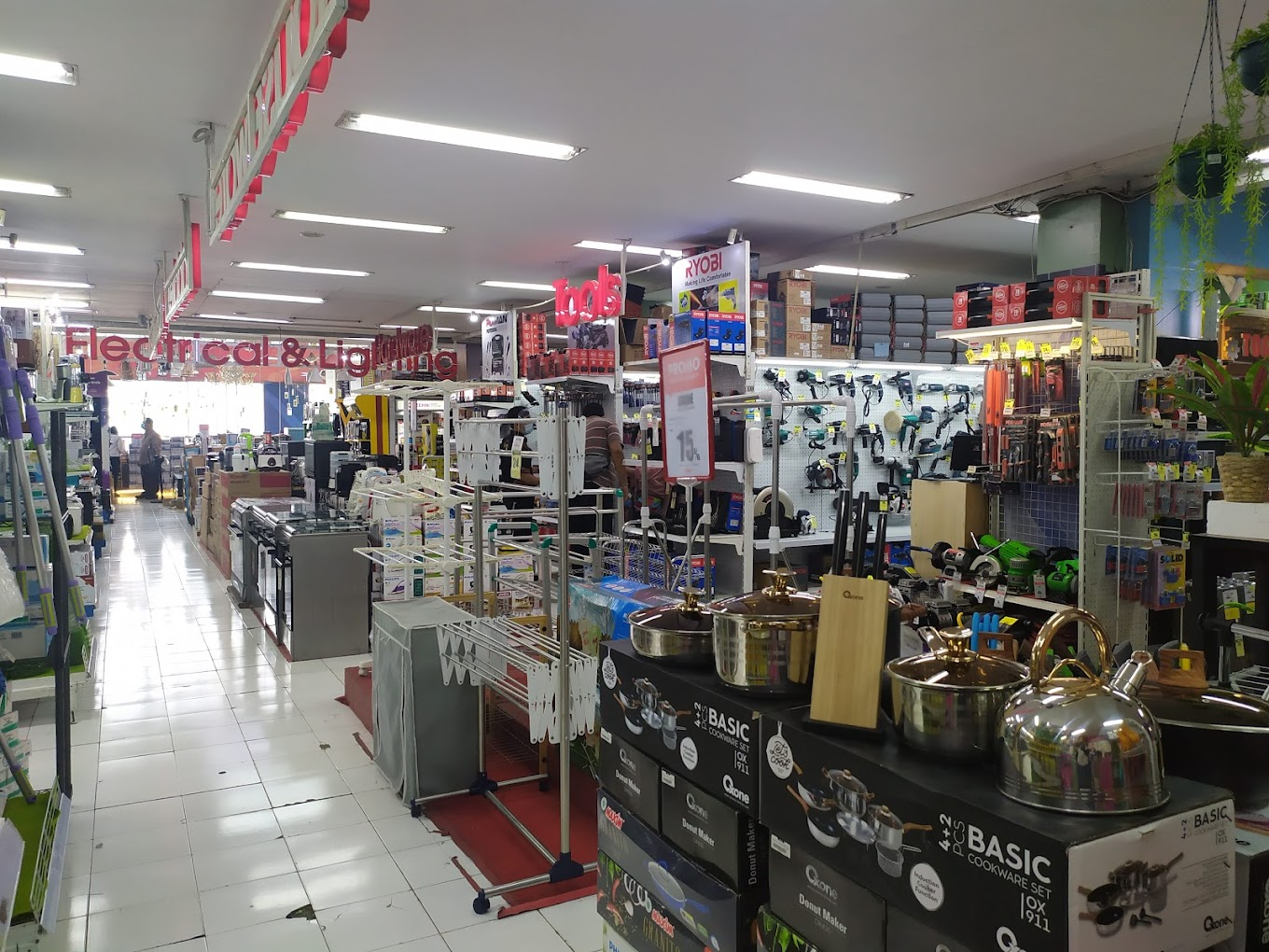 Mitra10 Kedungdoro Merupakan Toko One Stop Shopping