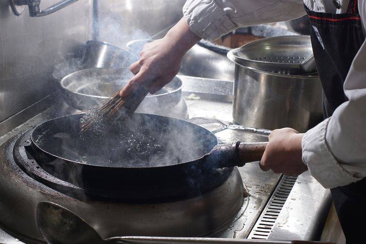Cara Menghilangkan Kerak di Wajan