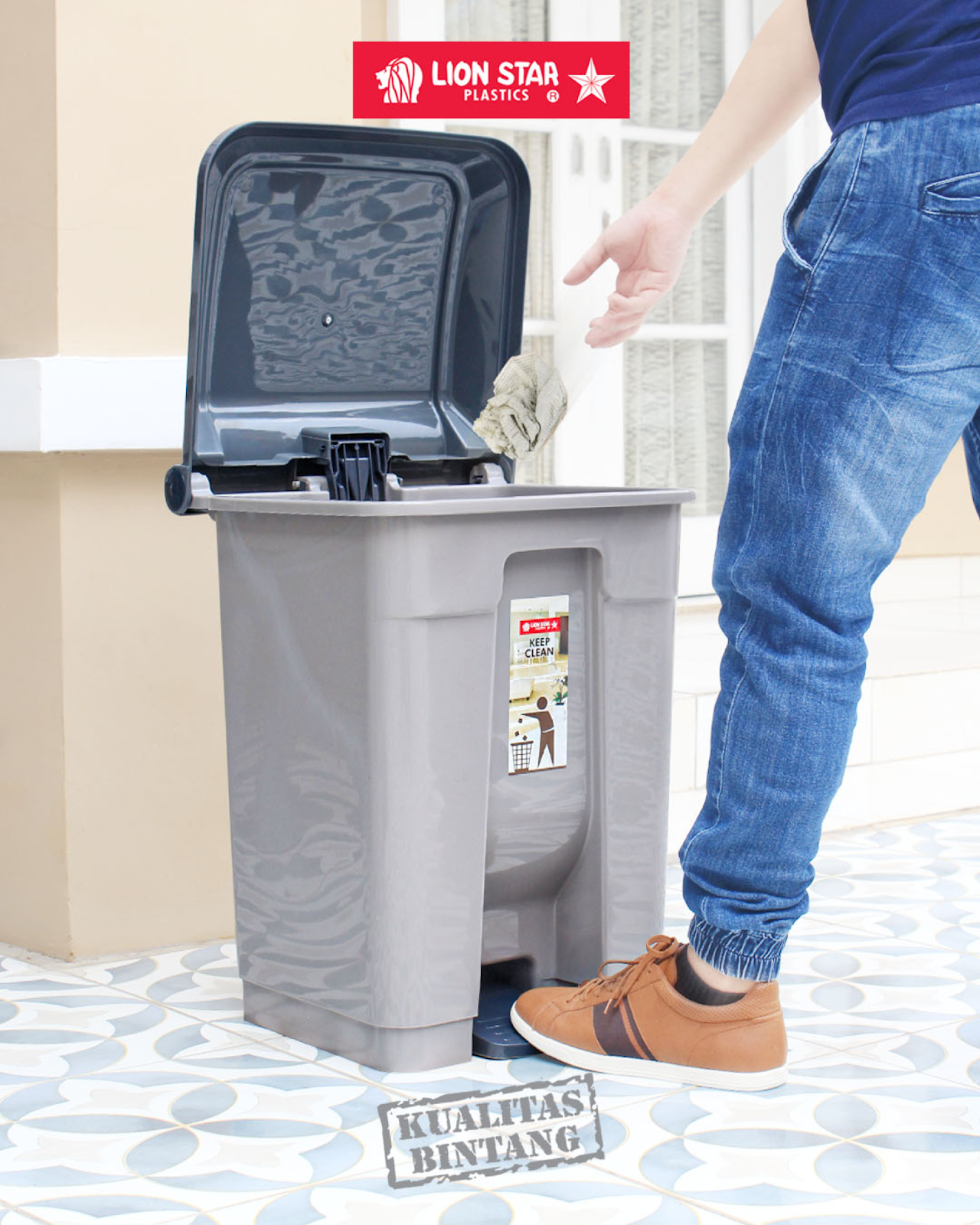 Lion Star C-71 Gomi Dustbin 40 Litres with Pedal – Kapasitas Besar dan Kuat