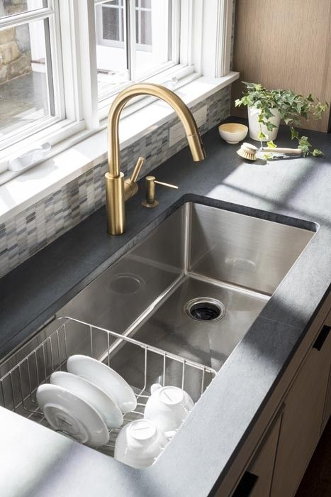 Wastafel dengan Drainboard Multifungsi