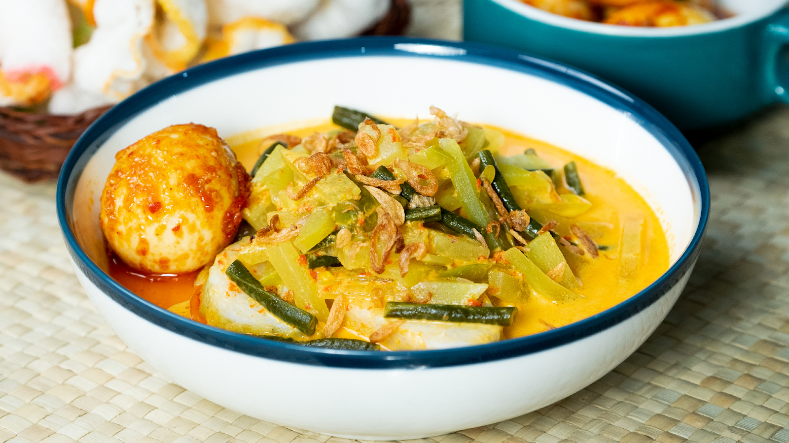 Resep Ketupat Sayur Betawi dengan Telur Pindang