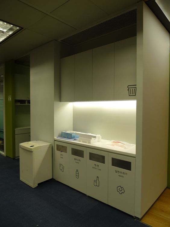 Tempat Sampah Besar untuk Kantor