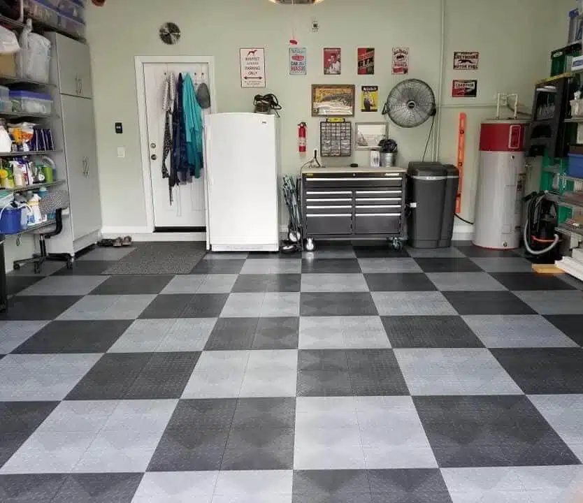 keramik garasi mobil mewah dua warna