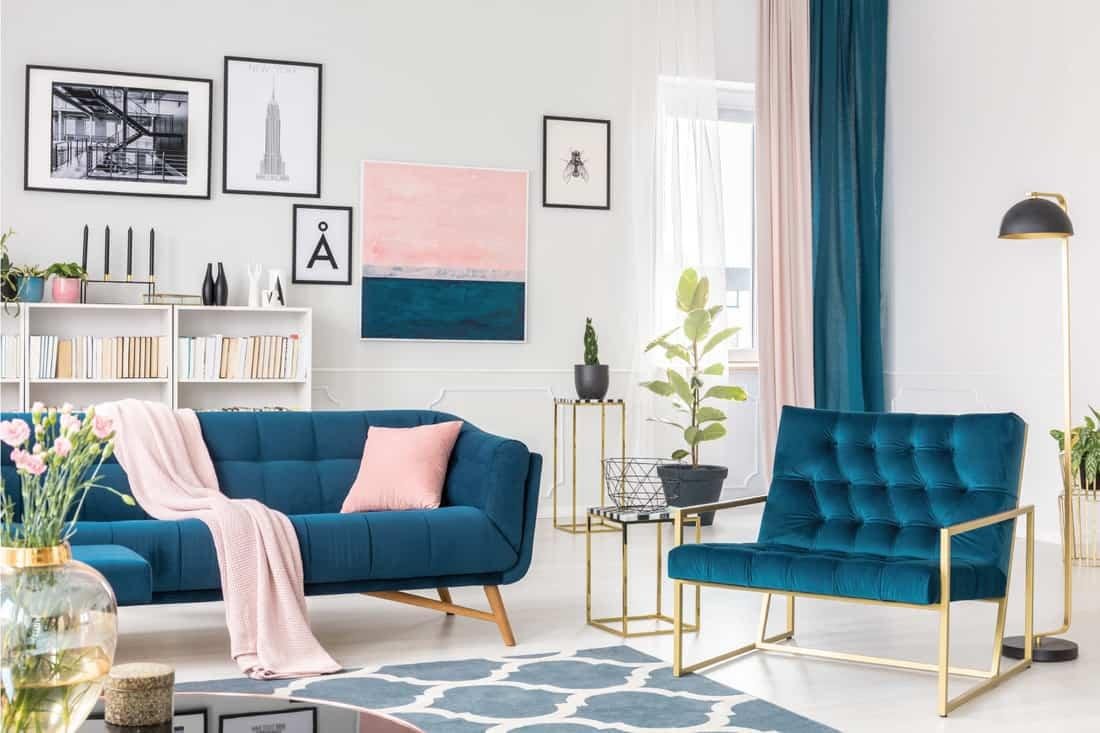 Perpaduan Warna Biru dengan Pink pada Kamar