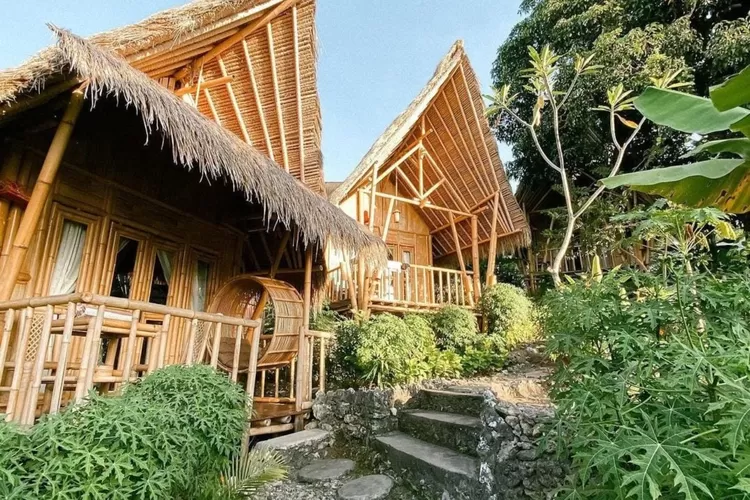 rumah bambu sederhana konsep villa