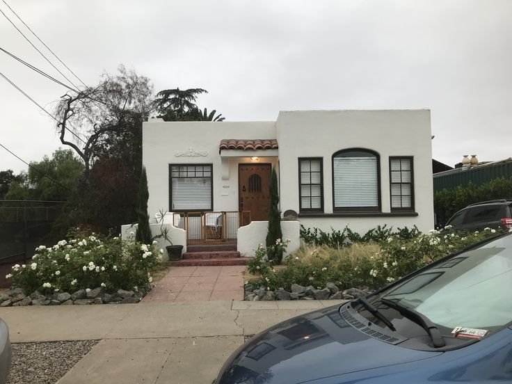 Rumah mewah 1 lantai gaya Eropa art deco
