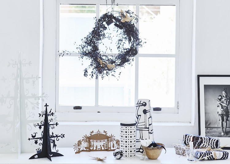 tema natal kreatif monochrome