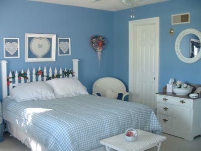 Cat kamar aesthetic warna biru