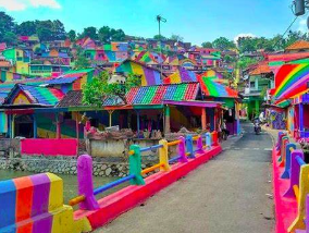 6. Kampung Pelangi