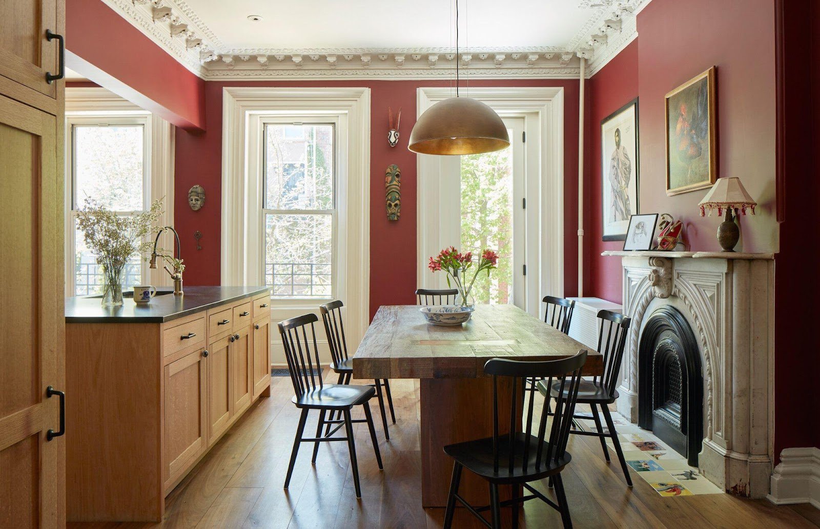 Warna Earth Tone: Burnt Sienna untuk Ruang Makan