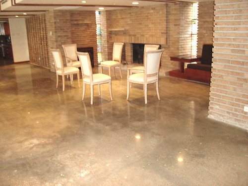 Lantai Beton Polished yang Modern dan Sederhana
