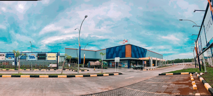 Mitra10 Semarang : Fasilitas Parkir Luas