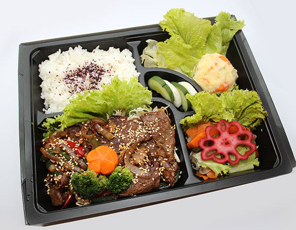 Nasi bento sederhana beef yakiniku