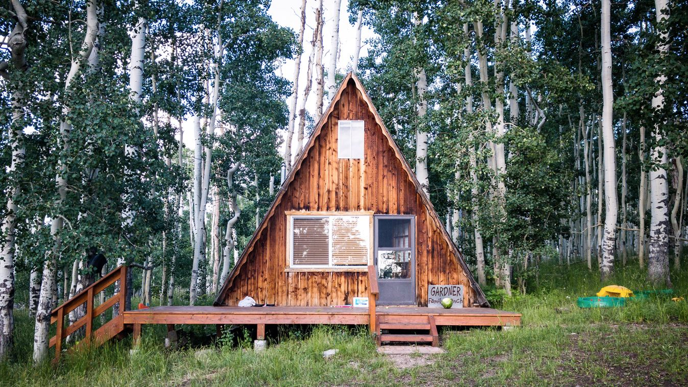 desain rumah kayu mungil