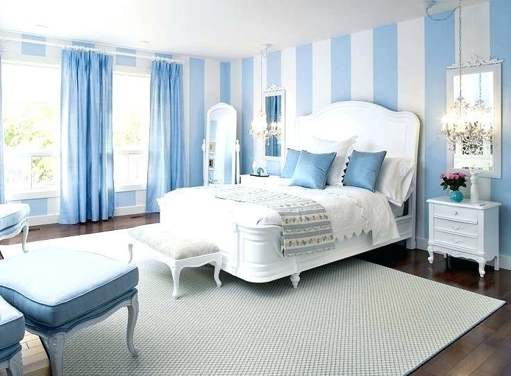 Perpaduan Warna Biru Muda dan Putih untuk Kamar