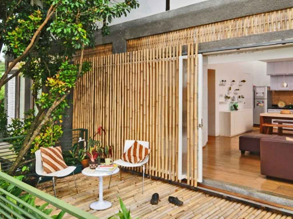 rumah bambu kombinasi