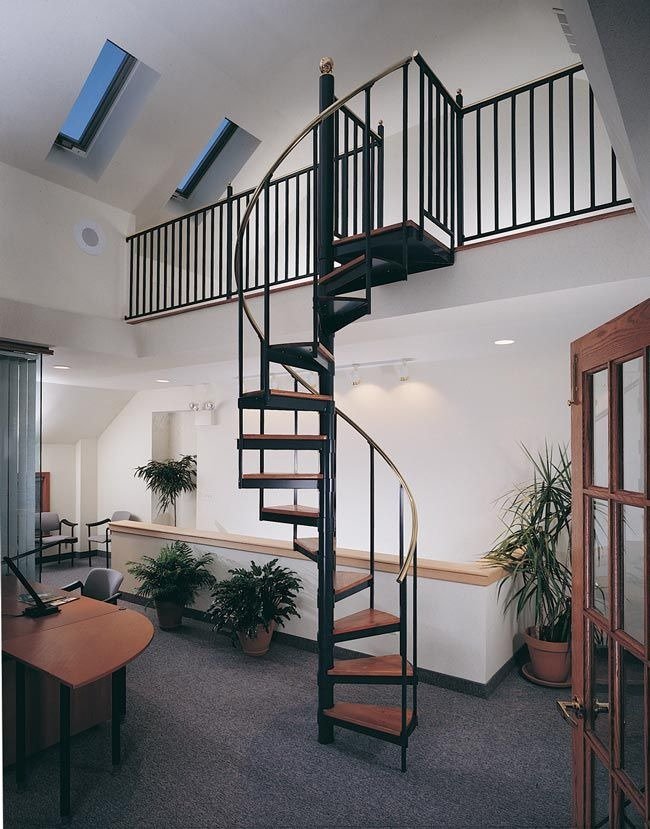 tangga besi melingkar