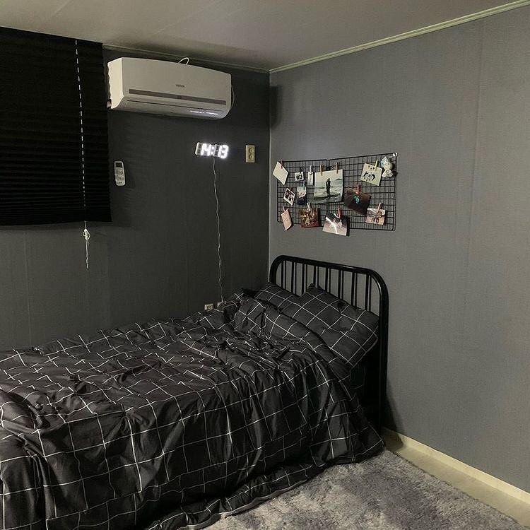 tips memilih warna cat kamar tidur sempit warna abu-abu monokrom