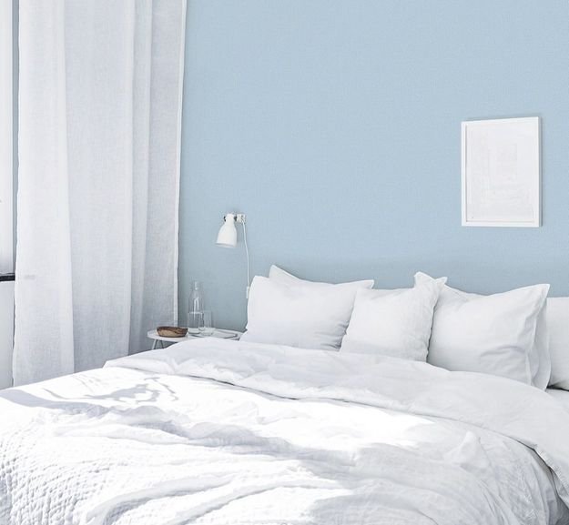 warna cat kamar tidur sejuk biru muda