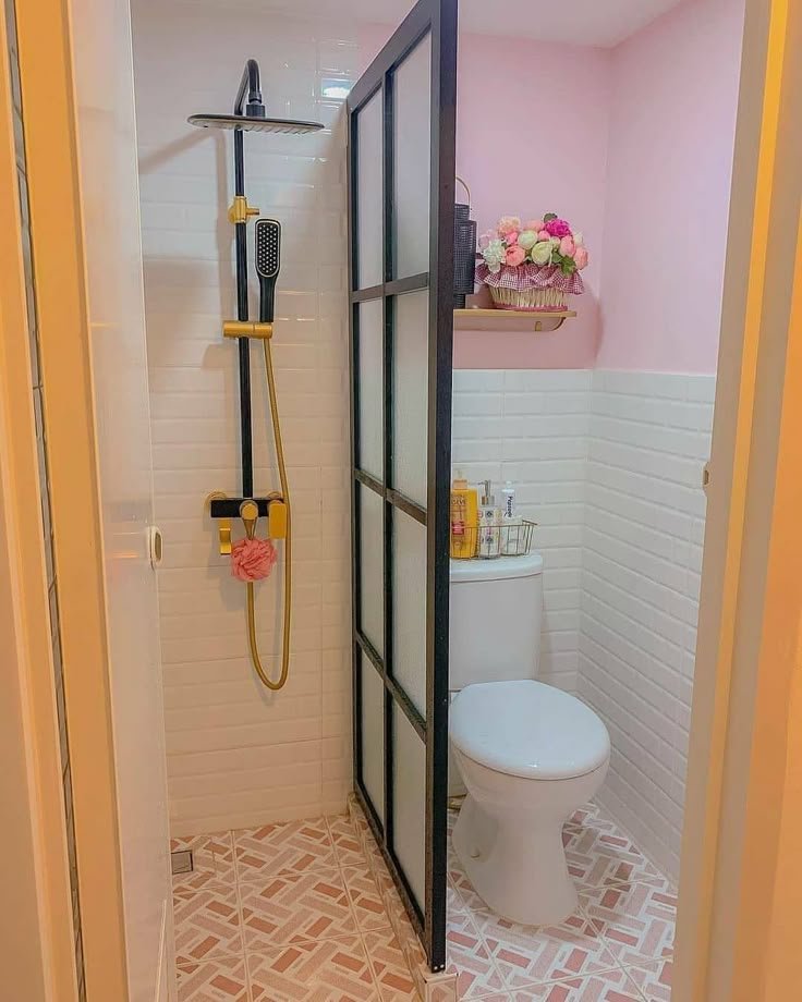 Kamar Mandi Pink Minimalis