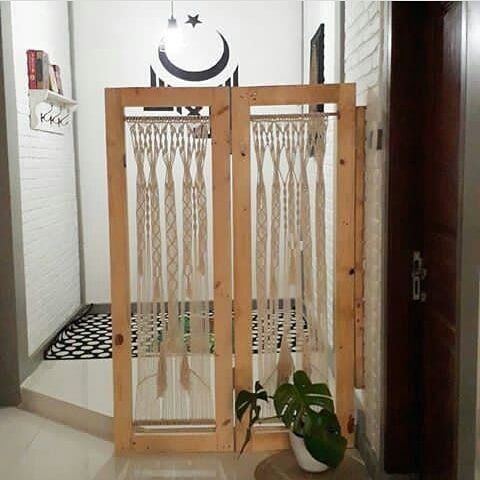 desain mushola rumah minimalis dengan panel kayu