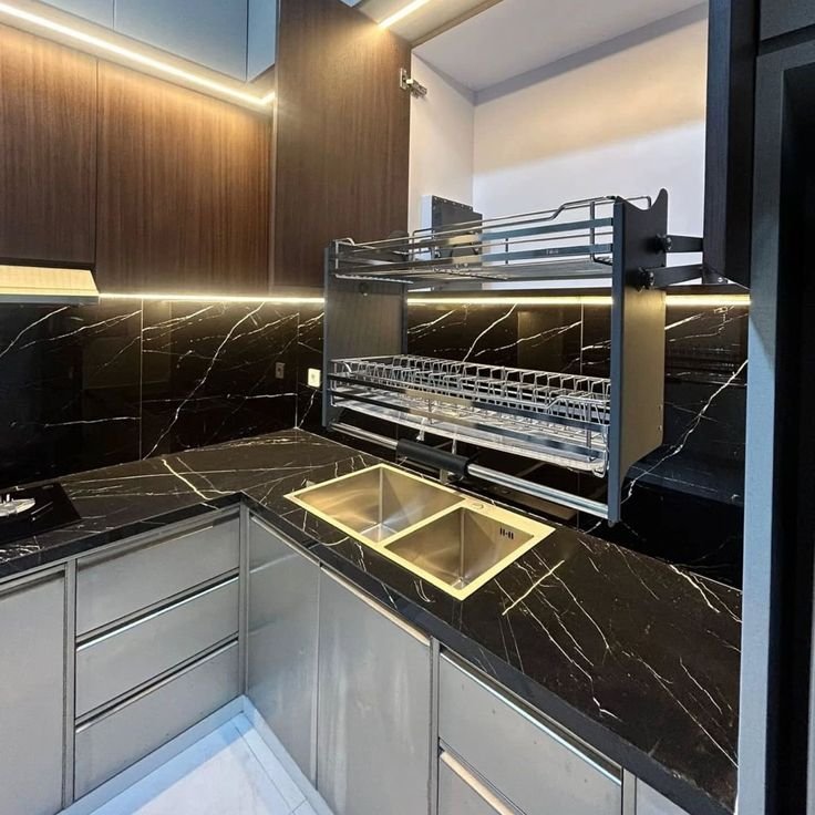 inspirasi kitchen set aluminium Model Industrial dengan Aksen Hitam & Stainless