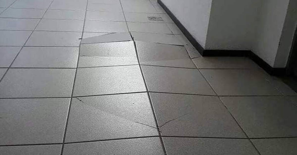 tanda lantai rumah harus diganti lantai menggelembung